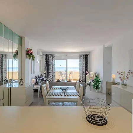 Wonderful With Water Park And Sea Views Διαμέρισμα Benalmádena