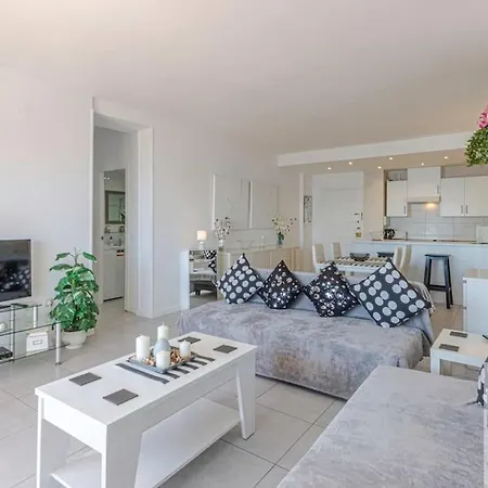 Wonderful With Water Park And Sea Views Benalmádena