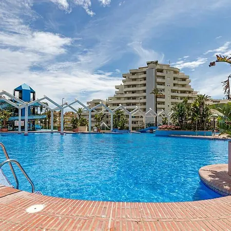 Wonderful With Water Park And Sea Views Διαμέρισμα *